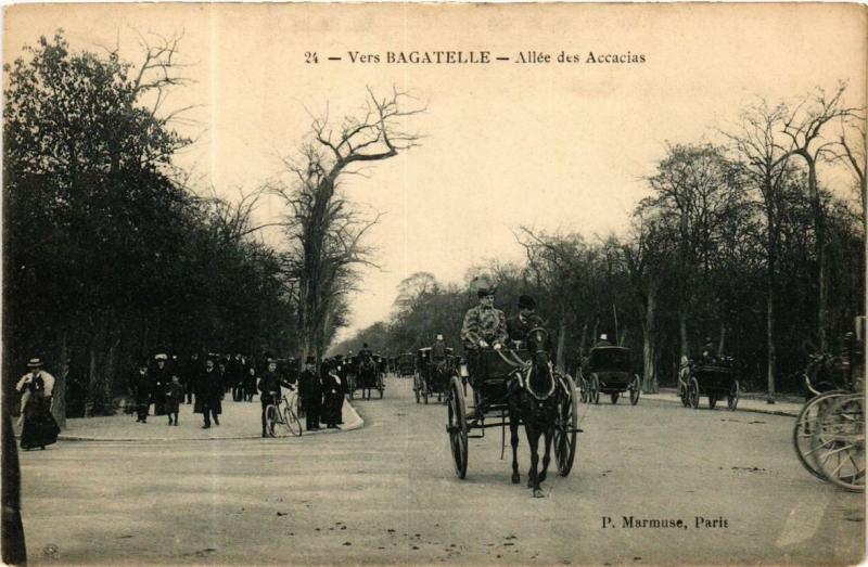 Carte postale ancienne Vers Bagatelle - Allée des Accacias à Paris 16e