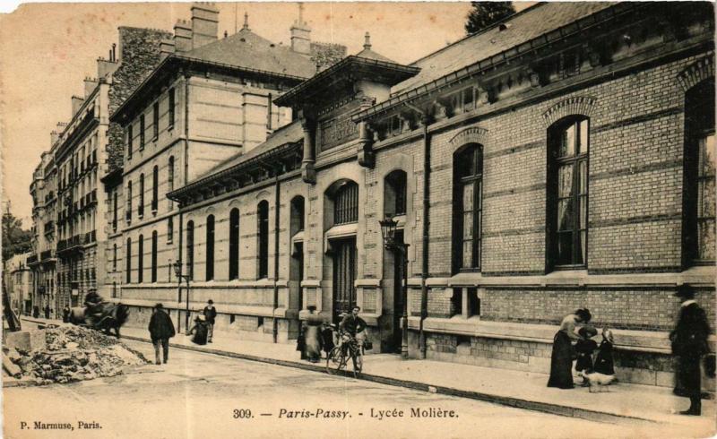 Carte postale ancienne Passy - Lycée Molière à Paris 16e