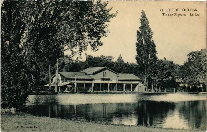 Carte postale ancienne Bois de Boulogne - Tir aux Pigeons - Le Lac à Paris