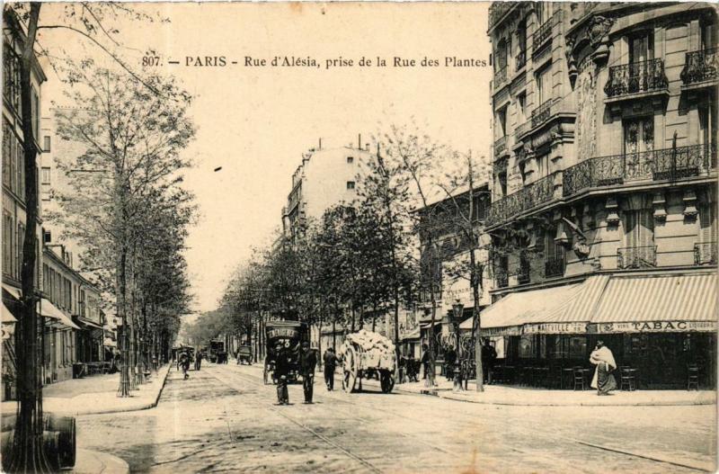 Carte postale ancienne Rue d'Alésia, prise de la Rue des Plantes à Paris 14e