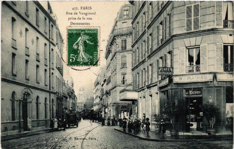 Carte postale ancienne Rue de Vaugirard de la rue Desnouettes à Paris 15e