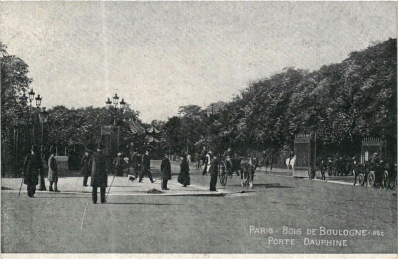 Carte postale ancienne Bois de Boulogne - Porte Dauphine à Paris 16e
