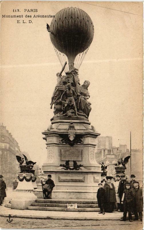 Carte postale ancienne Monument des Aréonautes à Paris 17e