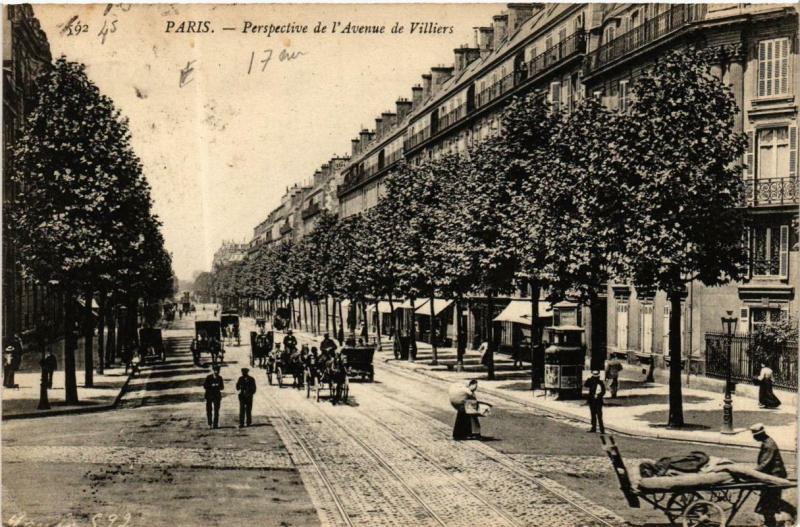 Carte postale ancienne Perspective de l'Avenue de Villiers à Paris 17e