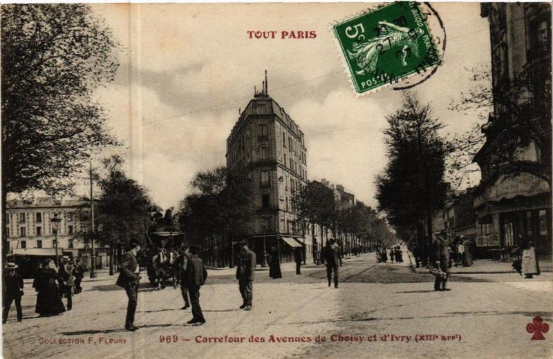 Carte postale ancienne Carrefour des Avenues de Choisy et d'Ivry à Paris 13e