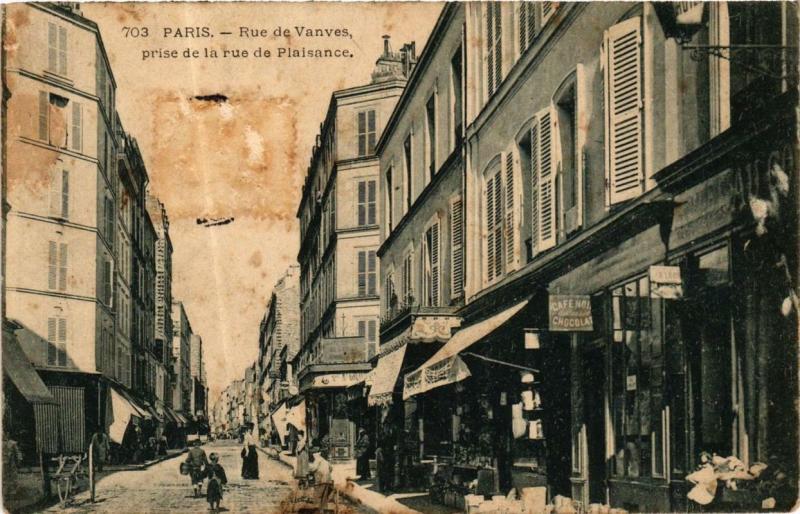 Carte postale ancienne Rue de Vanves, prise de la rue de Plaisance à Paris 14e