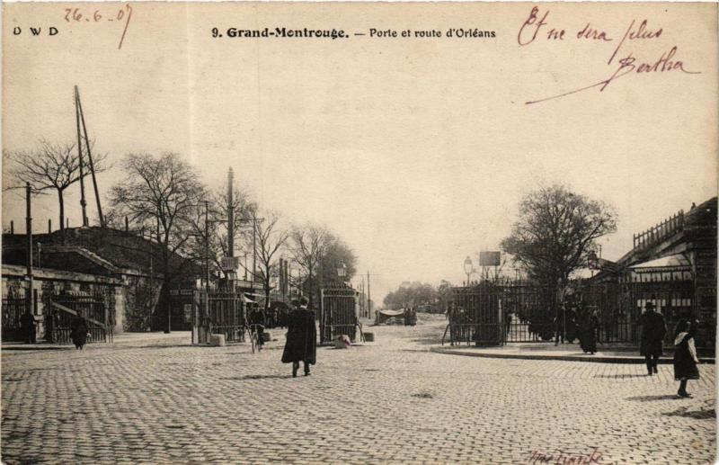 Carte postale ancienne Grand-Montrouge - Porte et route d'Orléans à Paris 14e