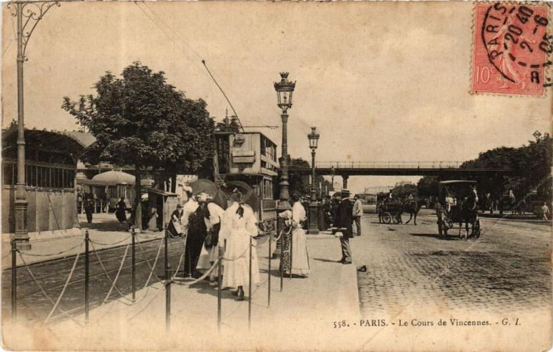 Carte postale ancienne Paris 12e Le Cours de Vincennes. à Paris 12e