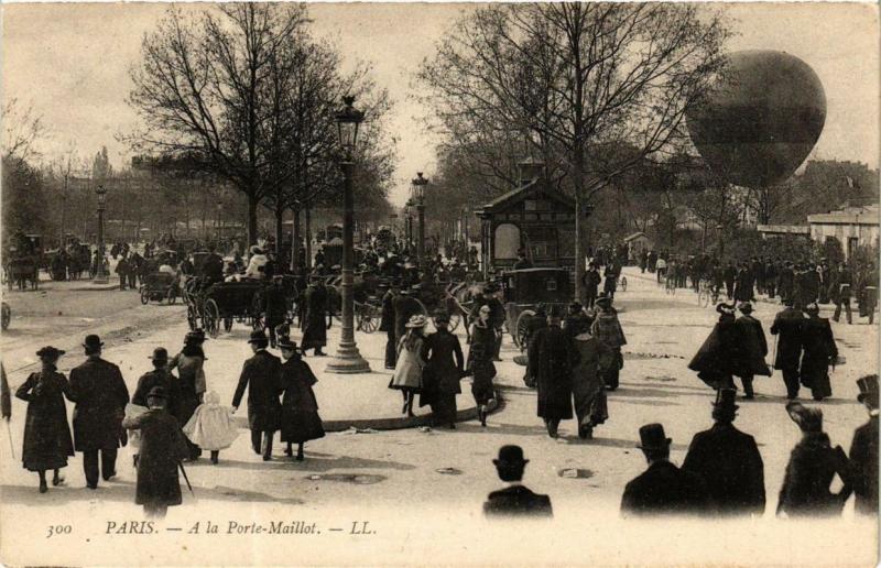 Carte postale ancienne A la Porte Maillot à Paris 17e