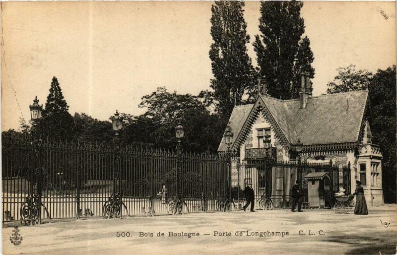 Carte postale ancienne Bois de Boulogne - Porte de Longchamp à Paris 16e