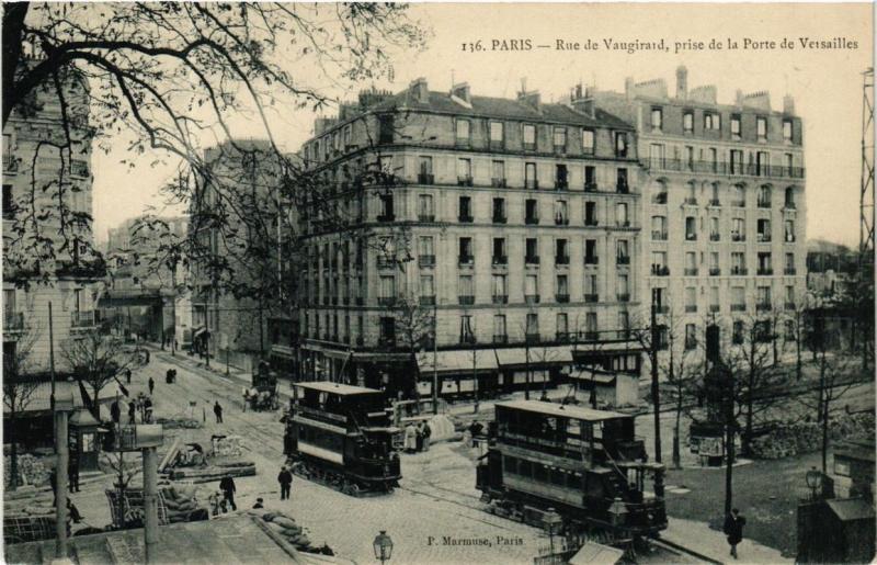 Carte postale ancienne Rue de Vaugirard, prise de la Porte de Versailles à Paris 15e