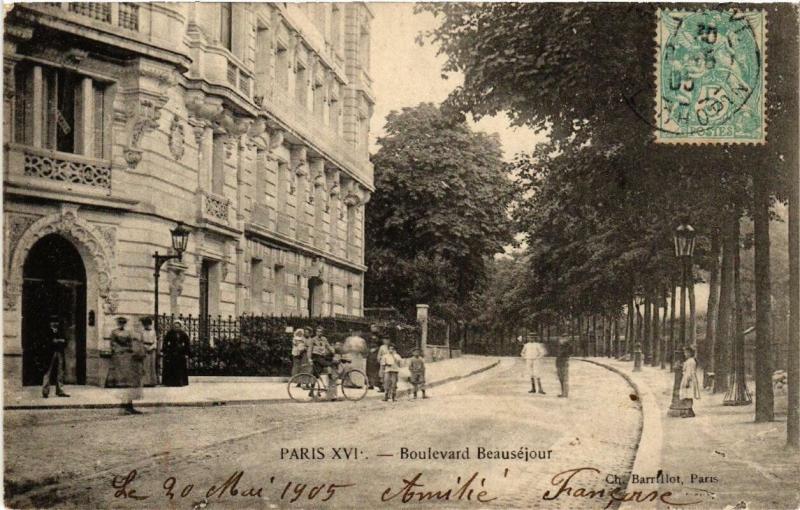 Carte postale ancienne Boulevard Beauséjour à Paris 16e