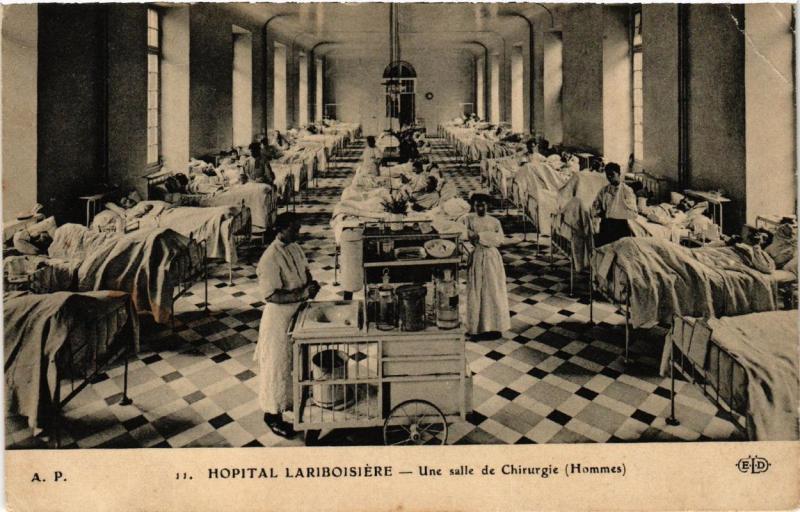 Carte postale ancienne Paris (10e) Hopital Lariboisiere Une Salle de Chirurgie à Paris 10e