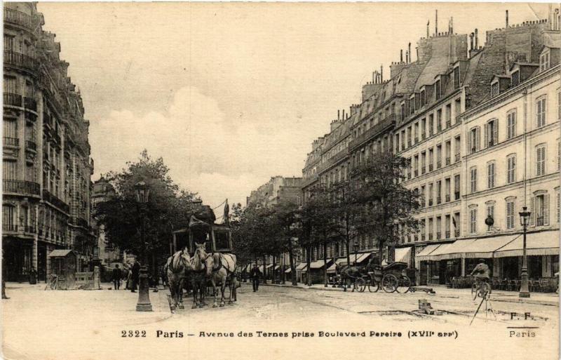 Carte postale ancienne Avenue des Ternes au Boulevard Pereire à Paris 17e