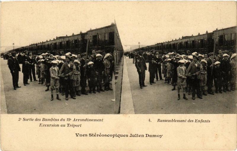 Carte postale ancienne Paris (19e) Sortie des Bambins Excurions, Eassemblement au Tréport