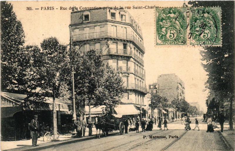 Carte postale ancienne Rue de la Convention prise de la rue Saint-Charles à Paris 15e