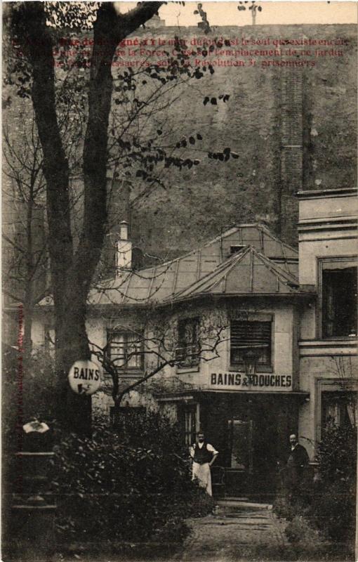 Carte postale ancienne Paris (4e) 11, Rue de Sevigne. le mur, Bains et Douches à Paris 4e