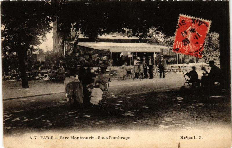 Carte postale ancienne Parc Montsouris - Sous l'ombrage à Paris 14e
