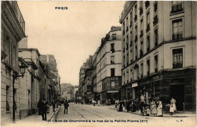 Carte postale ancienne Paris (11e) Rue de Charonne. a la Rue de la Petite Pierre. à Paris 11e