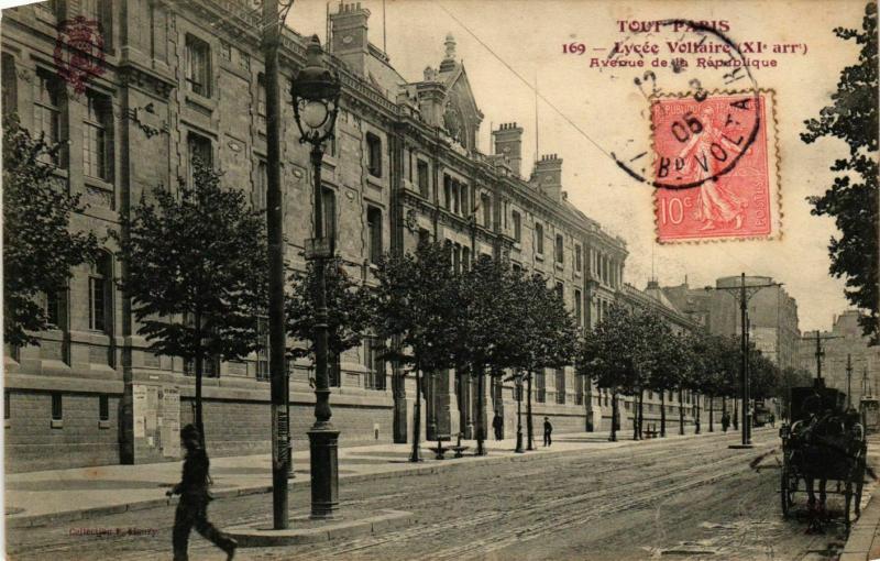 Carte postale ancienne Tout Paris 11e 169 Lycee Voltaire. Avenue de la Republique à Paris 11e