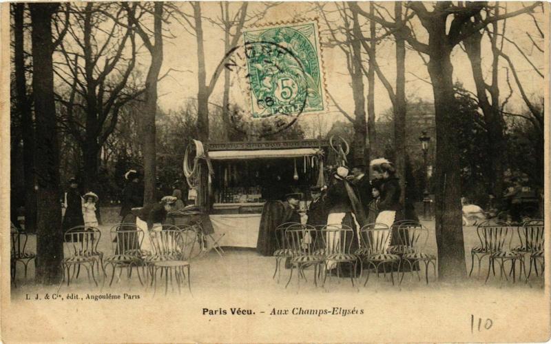 Carte postale ancienne Paris Vecu. Aux Champs-Elysees.