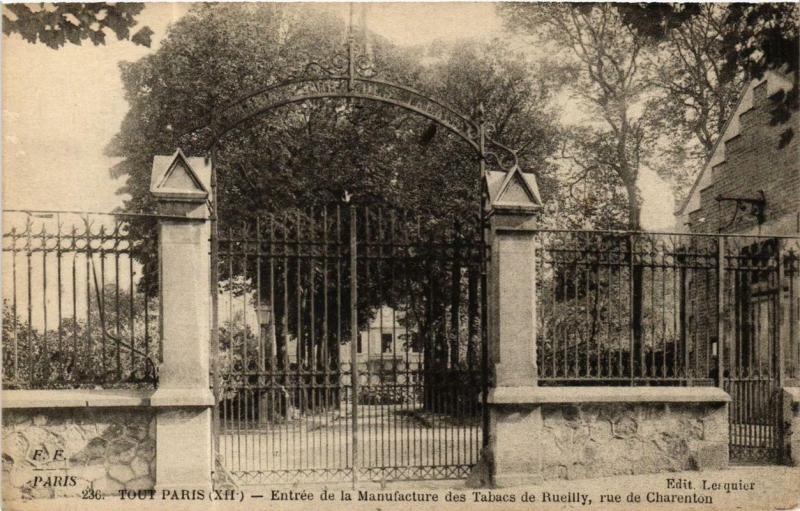 Carte postale ancienne Paris 12e Manufacture des Tabacs de Reuilly. Rue de Charenton, à Paris 12e