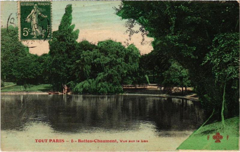 Carte postale ancienne Buttes-Chaumont, Vue sur le Lac à Paris 19e