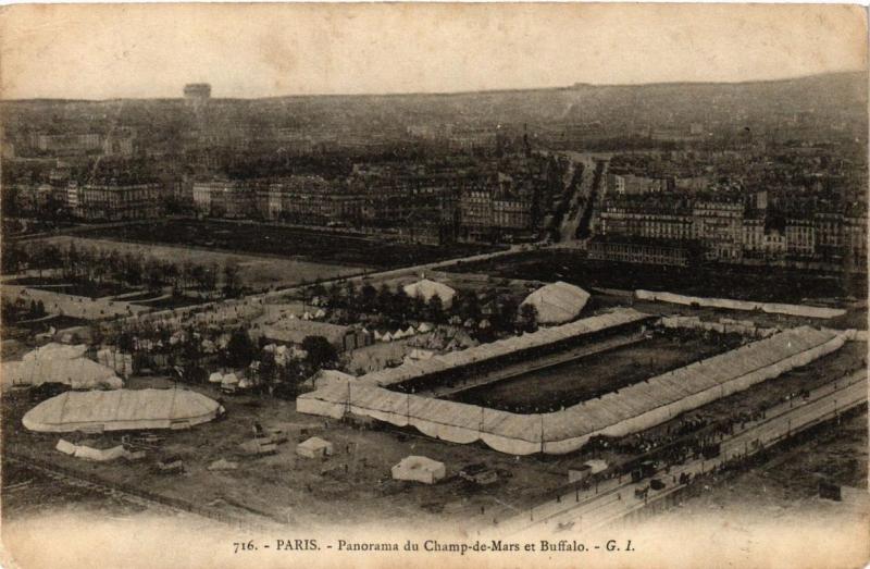 Carte postale ancienne Panorama du Champ de Mars et Buffalo à Paris 15e