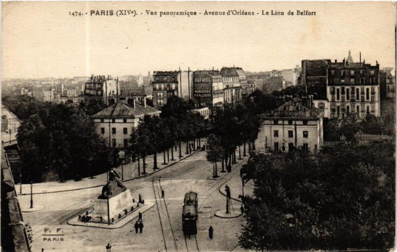 Carte postale ancienne Vue panoramique - Avenue d'Orléans - Le Lion de Belfort à Paris 14e