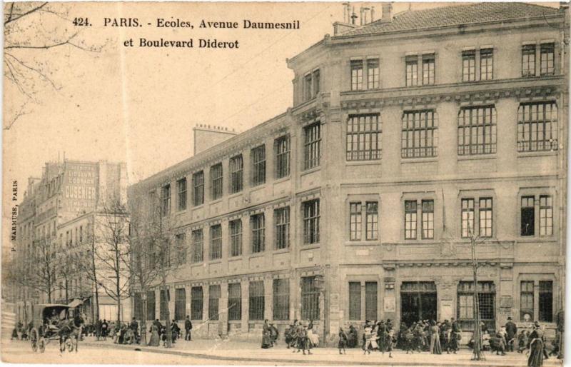 Carte postale ancienne Ecoles - Avenue Daumesnil, Boulevard Diderot à Paris 12e