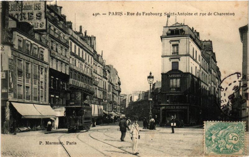 Carte postale ancienne Rue du Faubourg Saint-Antoine et rue de Charenton à Paris 11e