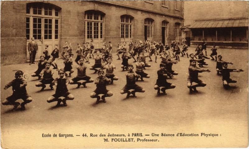 Carte postale ancienne Paris 11e - Ecole de Gracons à Paris 11e