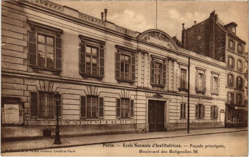 Carte postale ancienne Ecole Normale d'Institutrices - Façade principale - Boulevard des Batignolles à Paris 17e