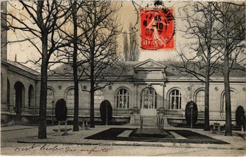 Carte postale ancienne Ecole Normale d'Instituteurs à Paris 16e