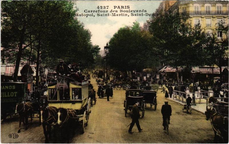 Carte postale ancienne Paris 9e - Carrefour des Boulevards Sébastopol à Paris 9e
