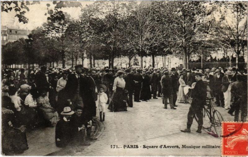 Carte postale ancienne Paris 9e - Square d'Anvers à Paris 9e