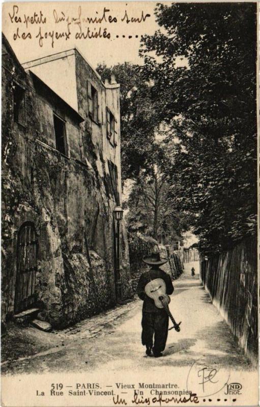 Carte postale ancienne Vieux Montmartre - La Rue Saint-Vincent - Un chansonnier à Paris 18e