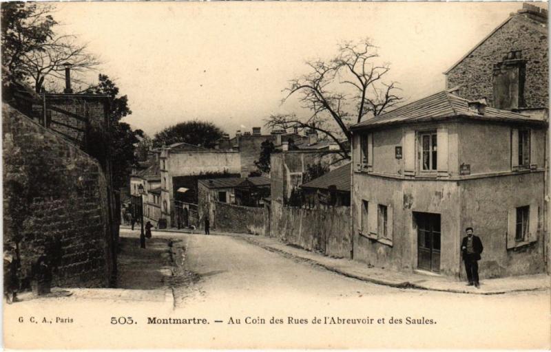 Carte postale ancienne Montmartre - Carrefour des Rues de l'Abreuvoir et des Saules à Paris 18e