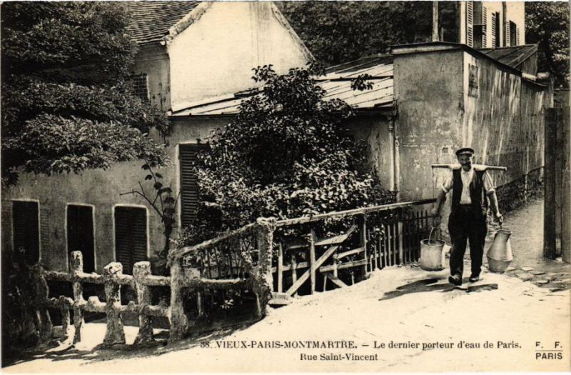 Carte postale ancienne Le dernier porteur d'eau de Paris - Rue Saint-Vincent à Paris 18e