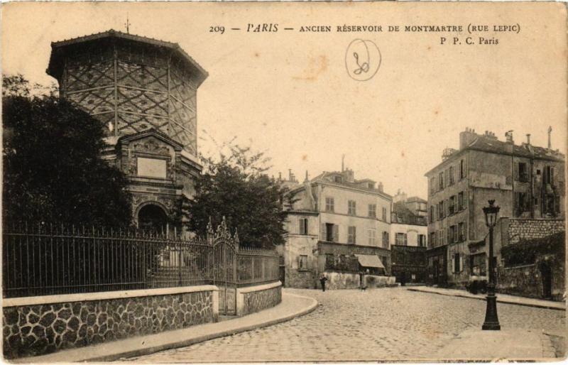 Carte postale ancienne Ancien Réservoir de Montmartre (Rue Lepic) à Paris 18e