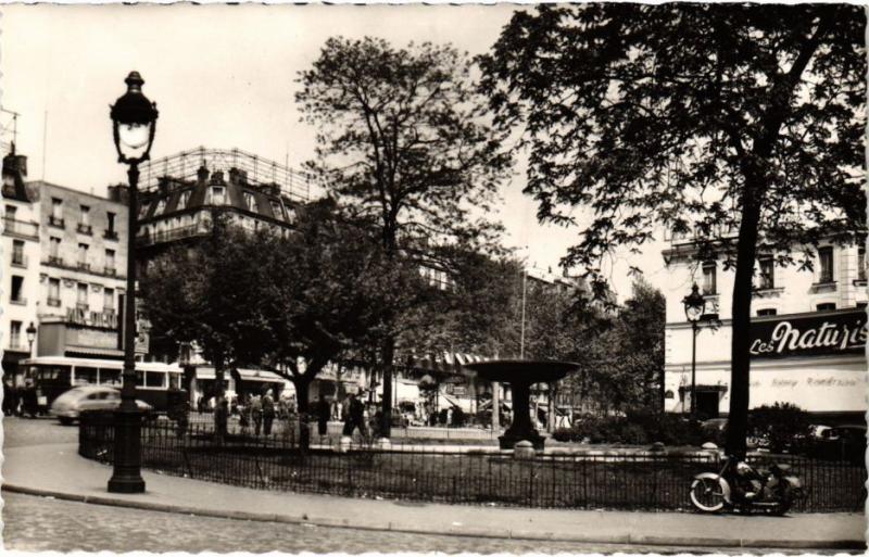 Carte postale ancienne Place Pigalle à Paris 9e