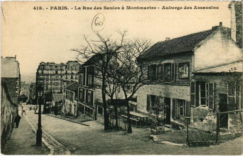 Carte postale ancienne La Rue des Saules à Montmartre - Auberge des Assassins à Paris 18e