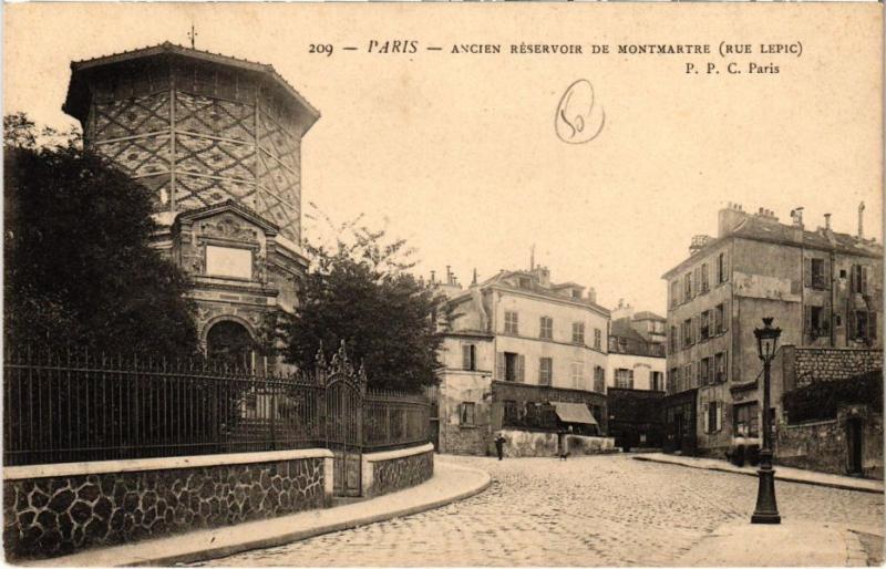 Carte postale ancienne Ancien Réservoir de Montmartre (Rue Lepic) à Paris 18e