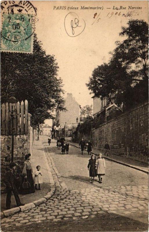 Carte postale ancienne Vieux Montmartre - La Rue Norvins à Paris 18e