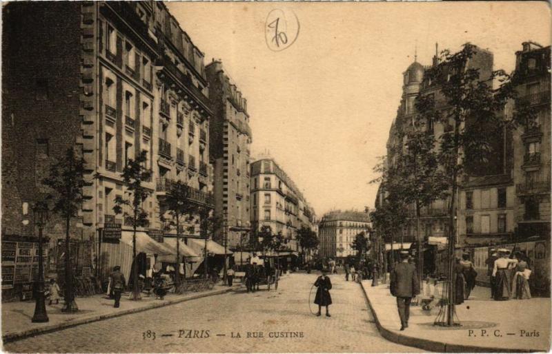 Carte postale ancienne La Rue Custine à Paris 18e