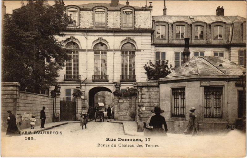 Carte postale ancienne Rue Demours - Restes du Château des Ternes à Paris 17e