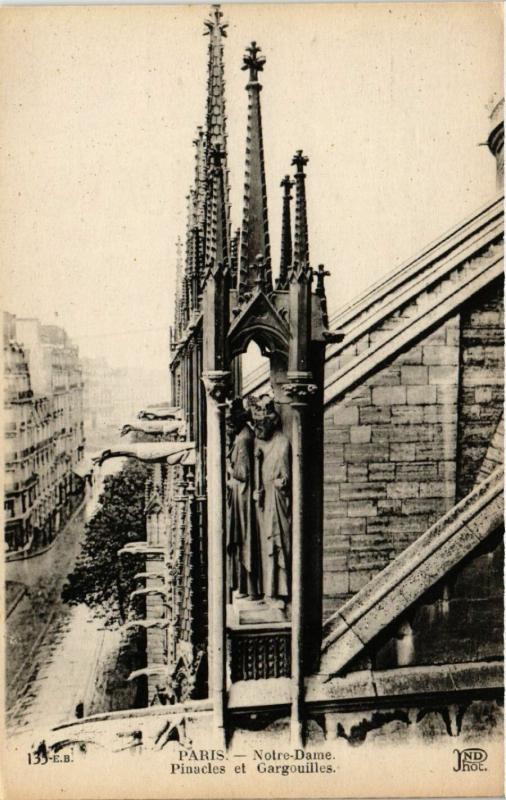 Carte postale ancienne Paris 4e Notre Dame.Pinacles et Gargouilles à Paris 4e