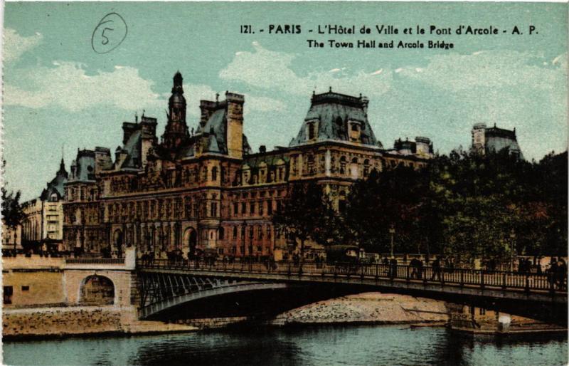 Carte postale ancienne Paris (4e) - Hotel de Ville et le Pont d'Arcole à Paris 4e