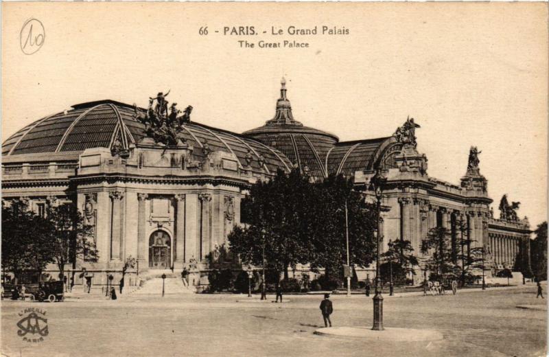 Carte postale ancienne Paris (8e) - Le Grand Palais à Paris 8e