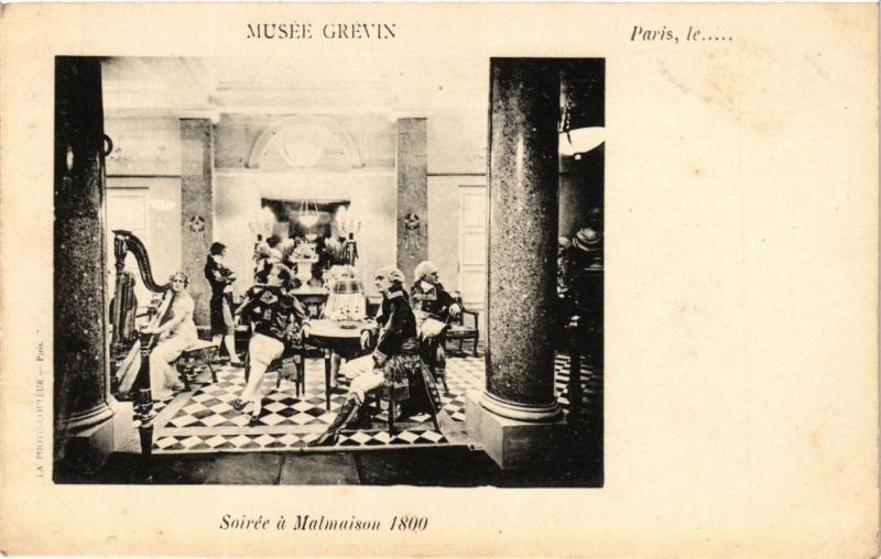 Carte postale ancienne Paris (9e) - Musée Grevin Soirée á Malmaison 1800 à Paris 9e